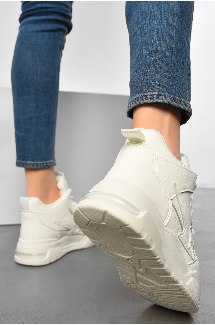 Кросівки жіночі зимові білого кольору на шнурівці 106-1 193847