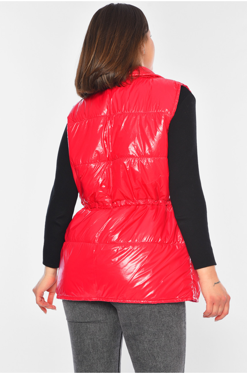 Жилетка женская малинового цвета 193891 Жилетка женская малинового цвета 193891