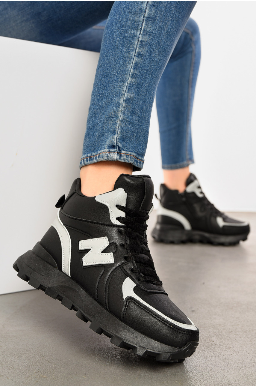 Кросівки жіночі зимові чорного кольору на шнурівці 108-11 193910