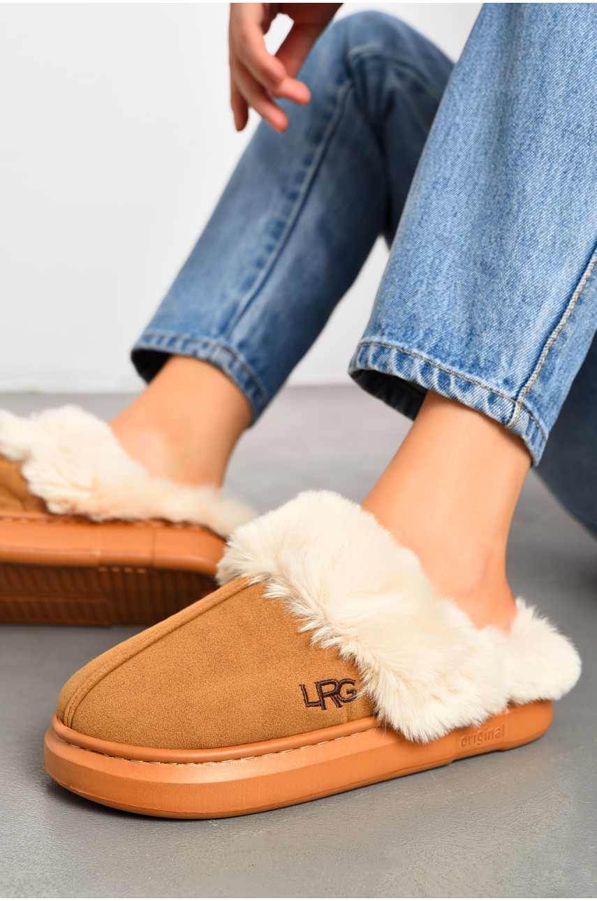 Капці-уггі жіночі світло-коричневого кольору штучна замша 79 194014 Капці-уггі жіночі світло-коричневого кольору штучна замша 79 194014