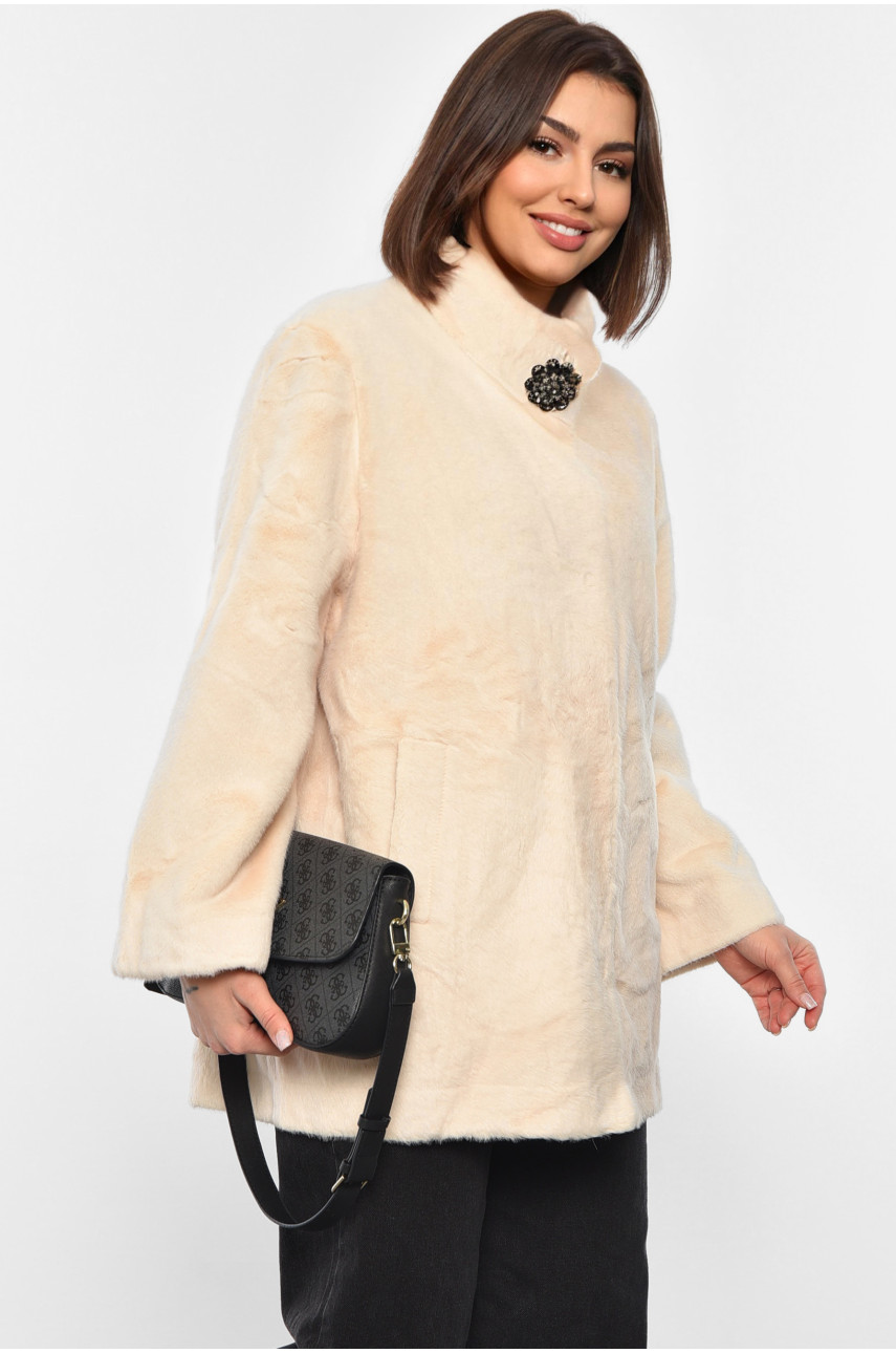 Шуба женская на искусственном меху бежевого цвета 2118 194545 Шуба женская на искусственном меху бежевого цвета 2118 194545