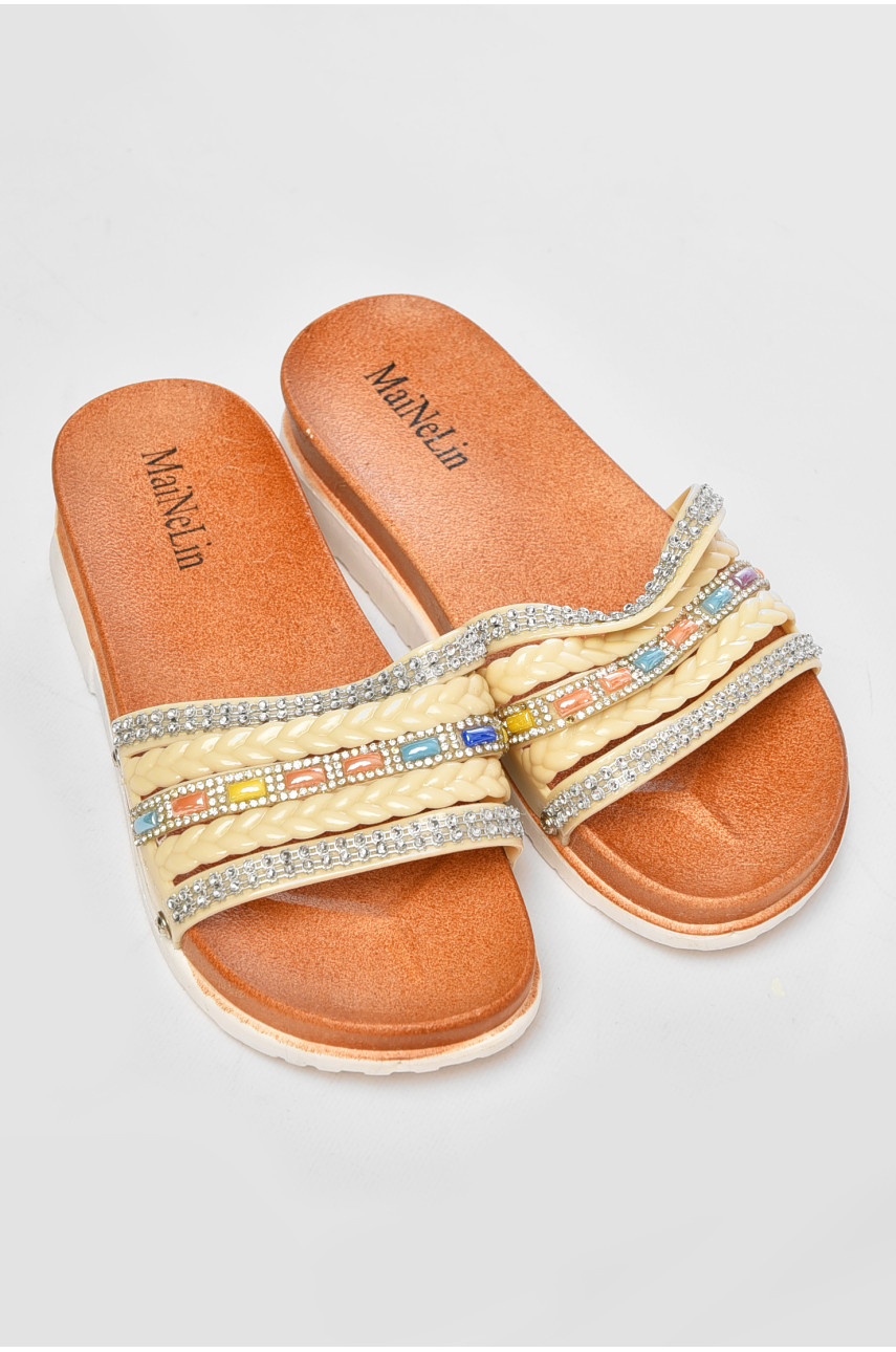 Шлепки женские молочного цвета 194820