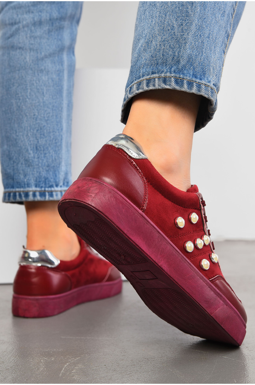 Кросівки жіночі бордового кольору на шнурівці 587 194935