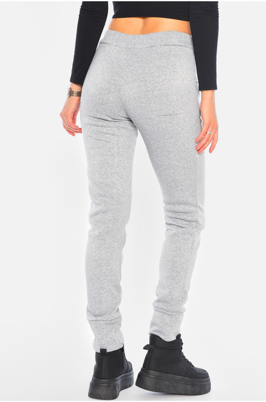 Спортивні штани жіночі на флісі сірого кольору 195661