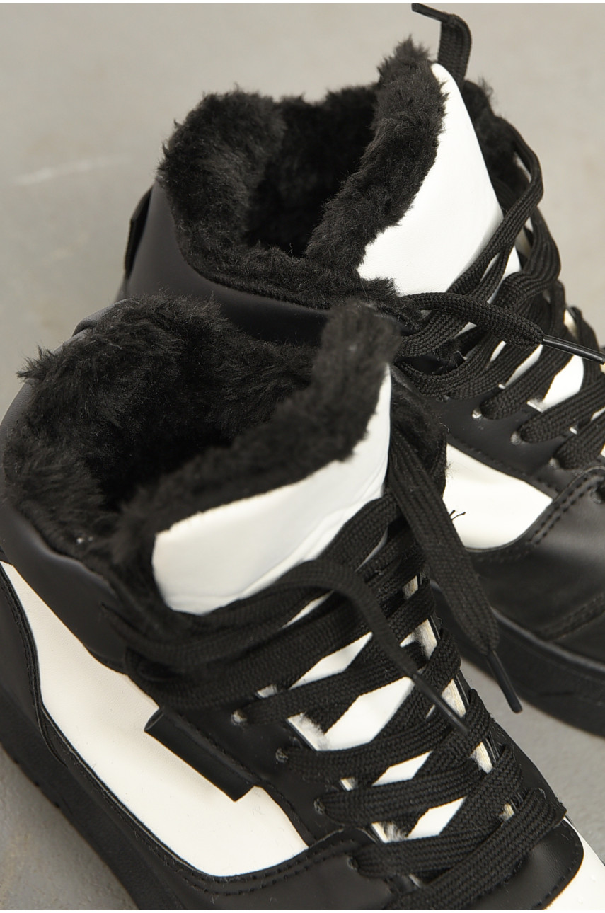 Кросівки жіночі зимові чорно-білого кольору на шнурівці а151 195687