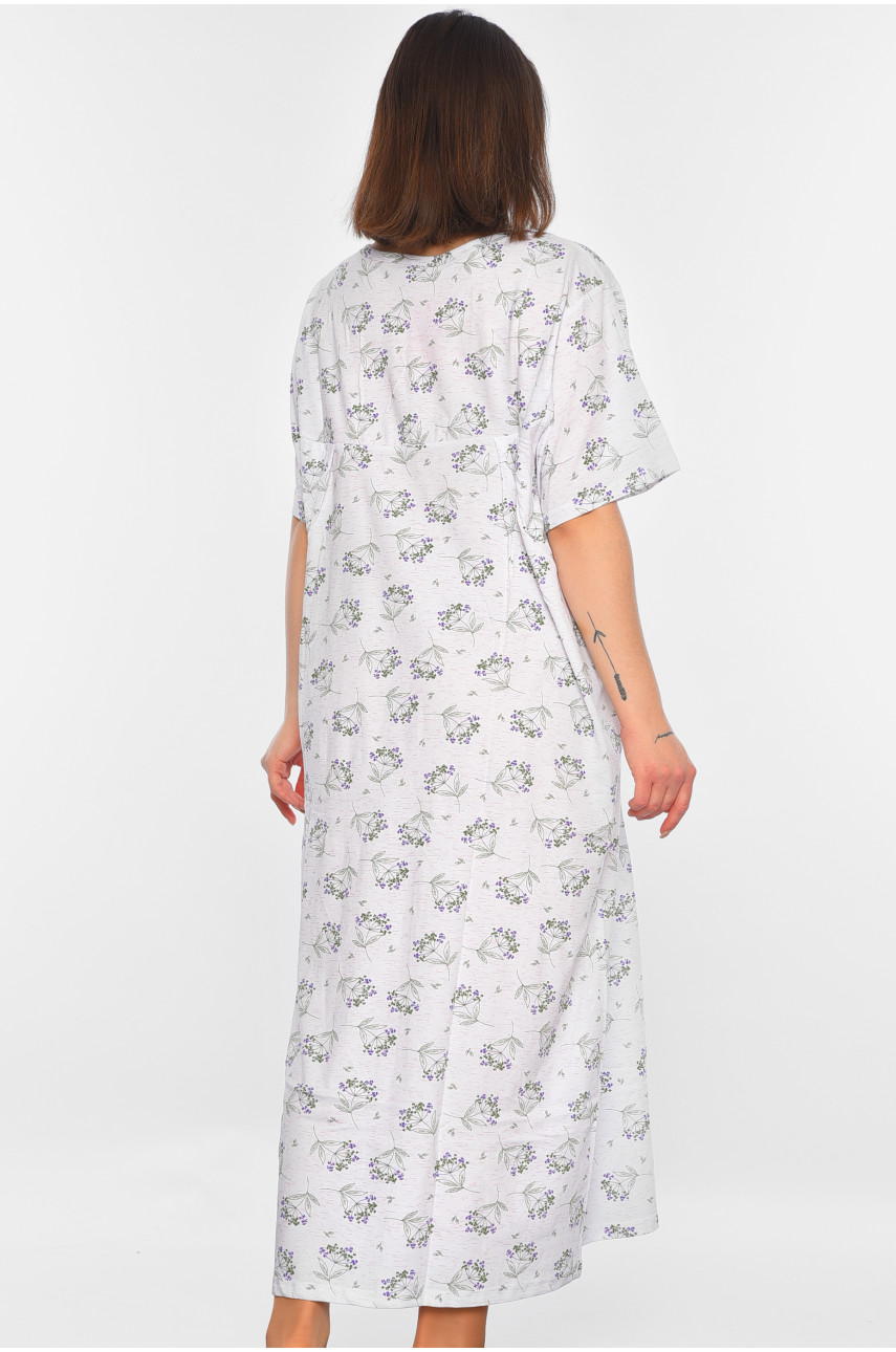 Нічна сорочка жіноча батальна білого кольору з принтом 320 195911 Нічна сорочка жіноча батальна білого кольору з принтом 320 195911