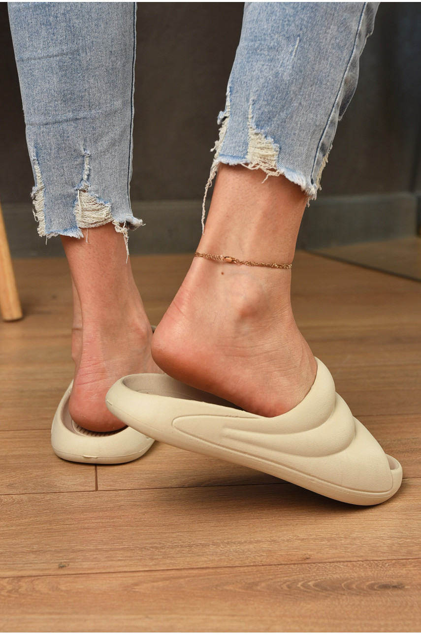 Шльопанці піна жіночі бежевого кольору с-97 196660