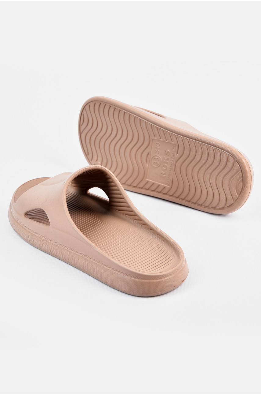 Шльопанці піна жіночі бежевого кольору 510 196678