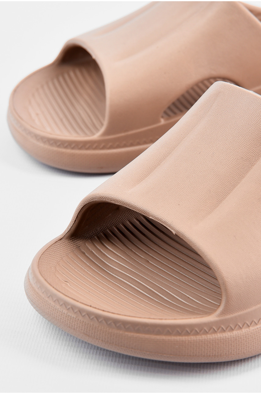 Шльопанці піна жіночі бежевого кольору 510 196678