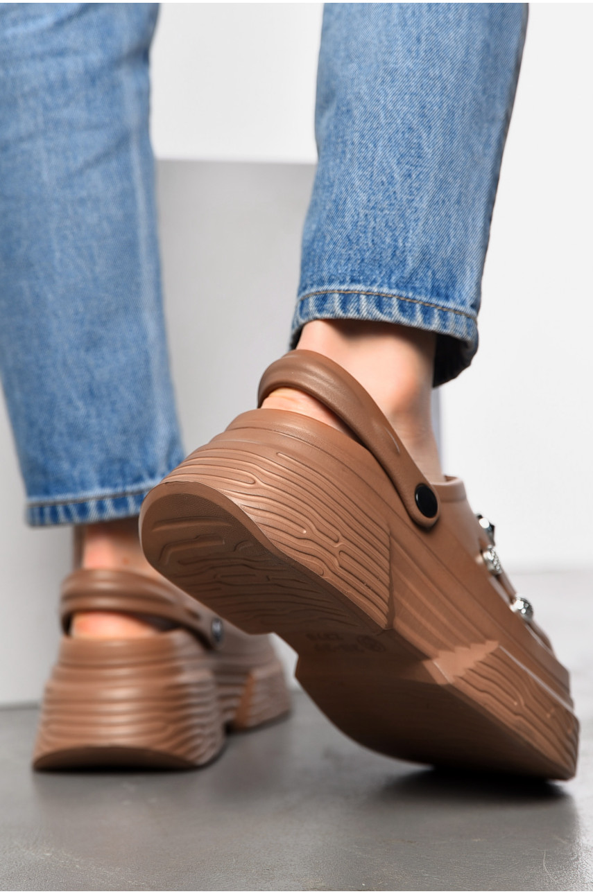 Кроксы женские коричневого цвета н30 197467 Кроксы женские коричневого цвета н30 197467