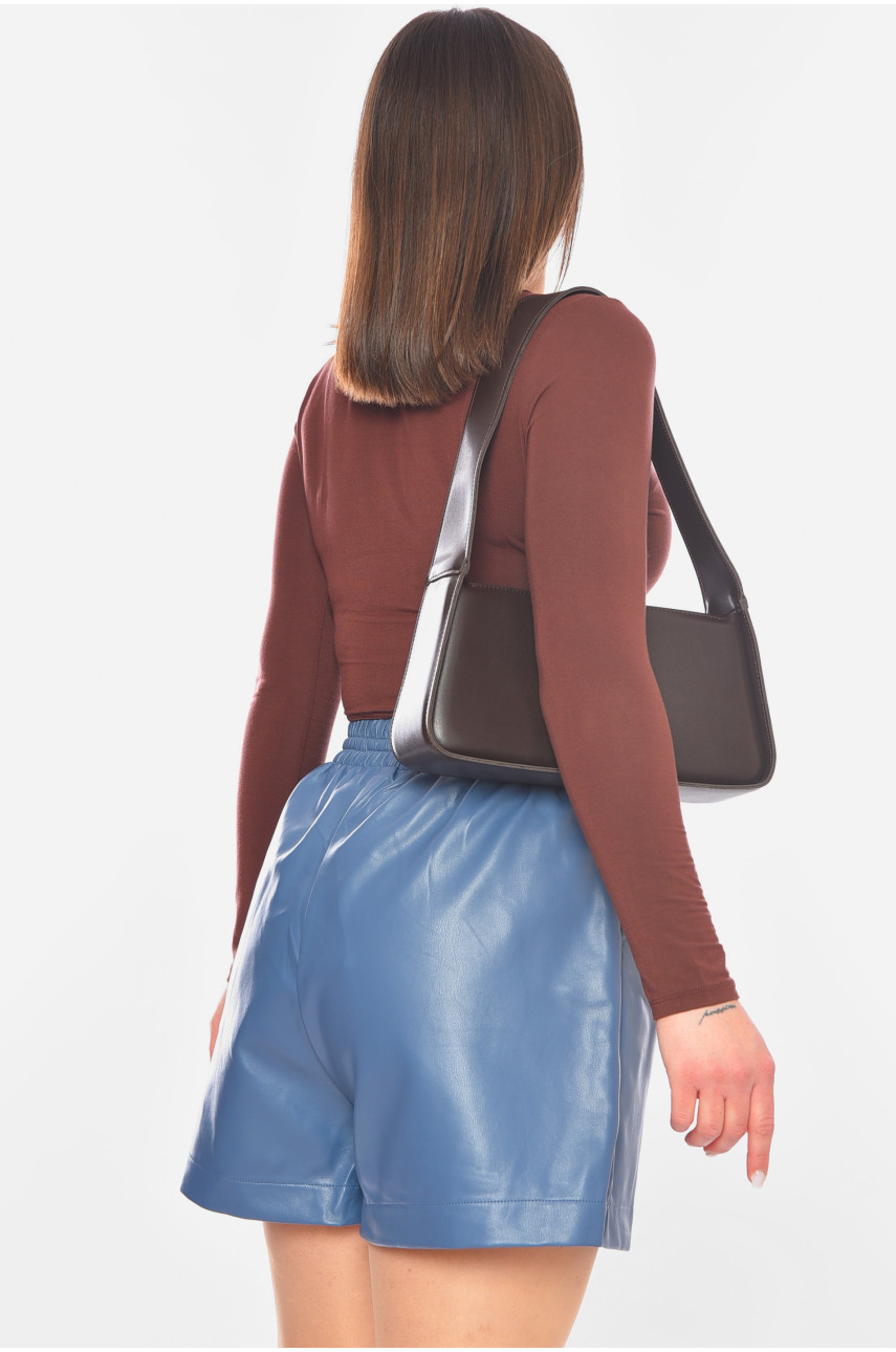 Шорты женские с эко-кожи голубого цвета 198143