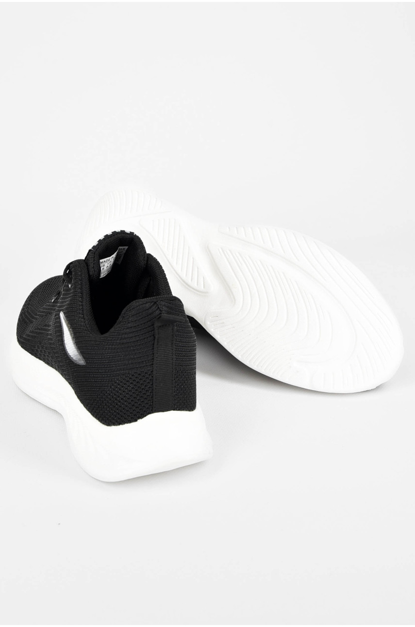 Кроссовки мужские черного цвета на шнуровке 198932