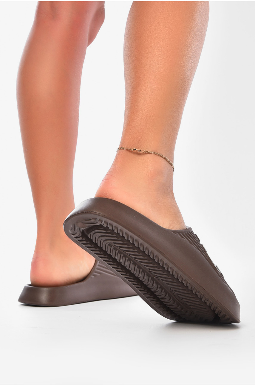 Шльопанці піна жіночі темно-коричневого кольору 104 199273