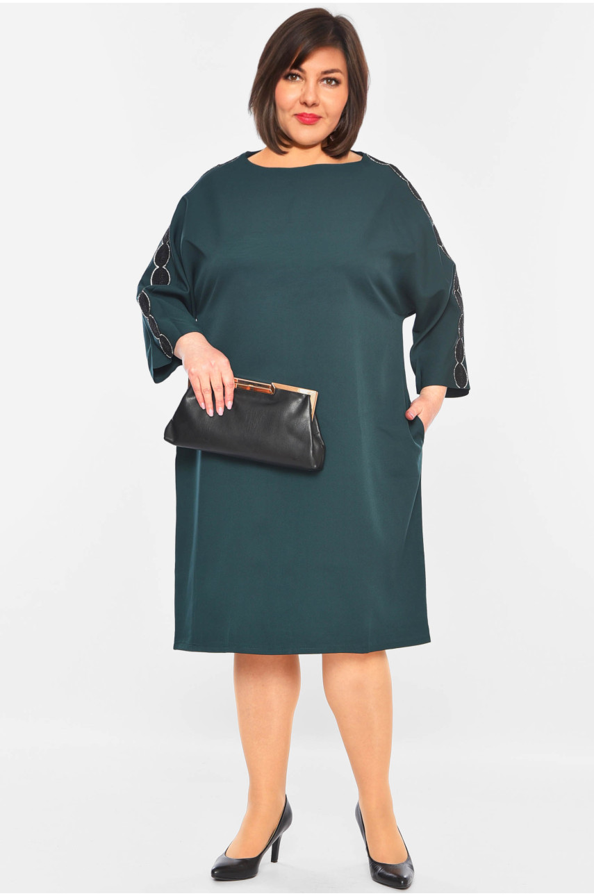 Платье женское батальное зеленого цвета 082 199387 Платье женское батальное зеленого цвета 082 199387