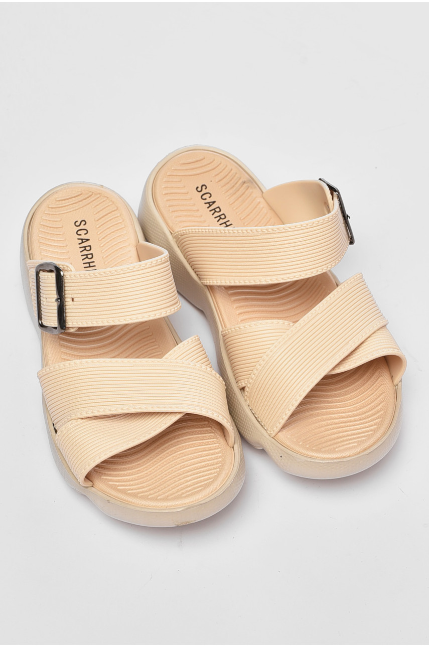 Шльопанці жіночі бежевого кольору 200095