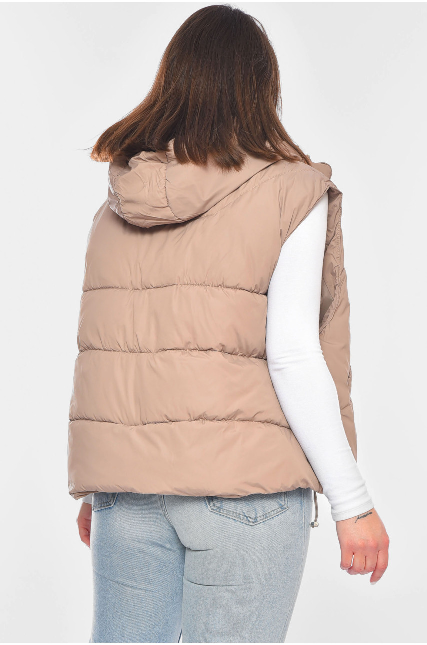 Жилетка женская однотонная бежевого цвета 2435 200306
