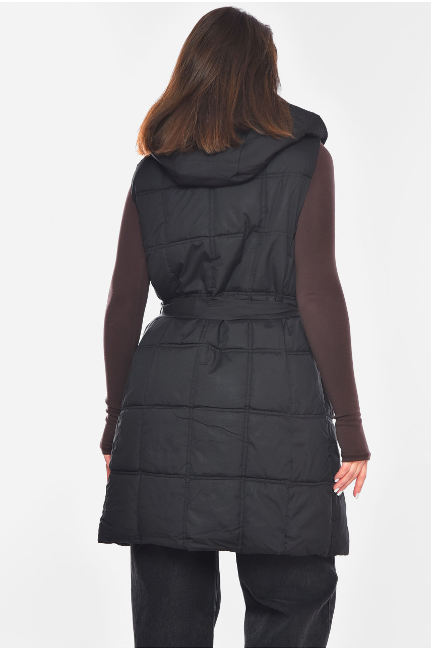 Жилетка женская батальная черного цвета 8891 200311