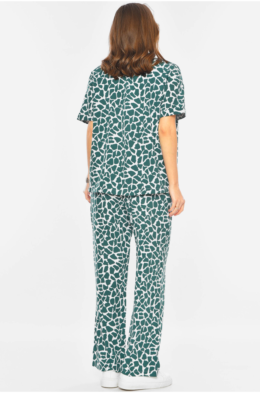 Костюм жіночий зеленого кольору з принтом 058 201160