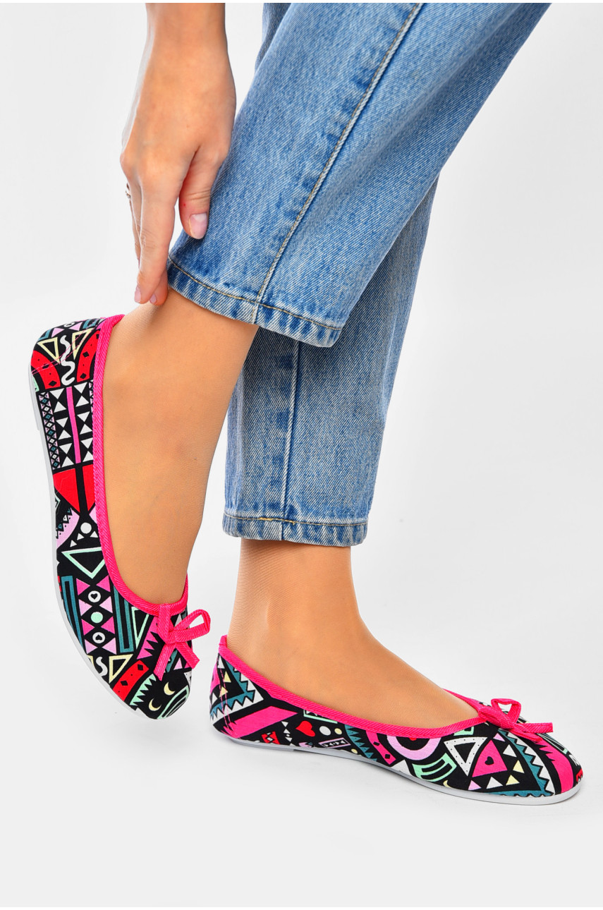 Мокасини жіночі рожевого кольору з геометричним різнокольоровим малюнком 5672 201229 Мокасини жіночі рожевого кольору з геометричним різнокольоровим малюнком 5672 201229