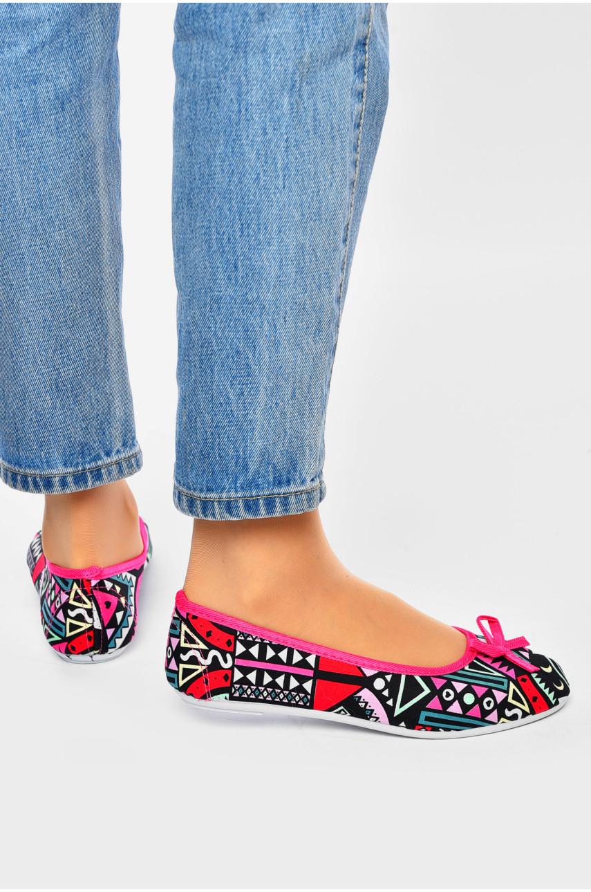 Мокасини жіночі рожевого кольору з геометричним різнокольоровим малюнком 5672 201229 Мокасини жіночі рожевого кольору з геометричним різнокольоровим малюнком 5672 201229