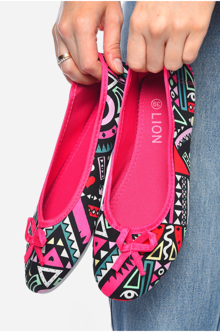 Мокасини жіночі рожевого кольору з геометричним різнокольоровим малюнком 5672 201229 Мокасини жіночі рожевого кольору з геометричним різнокольоровим малюнком 5672 201229