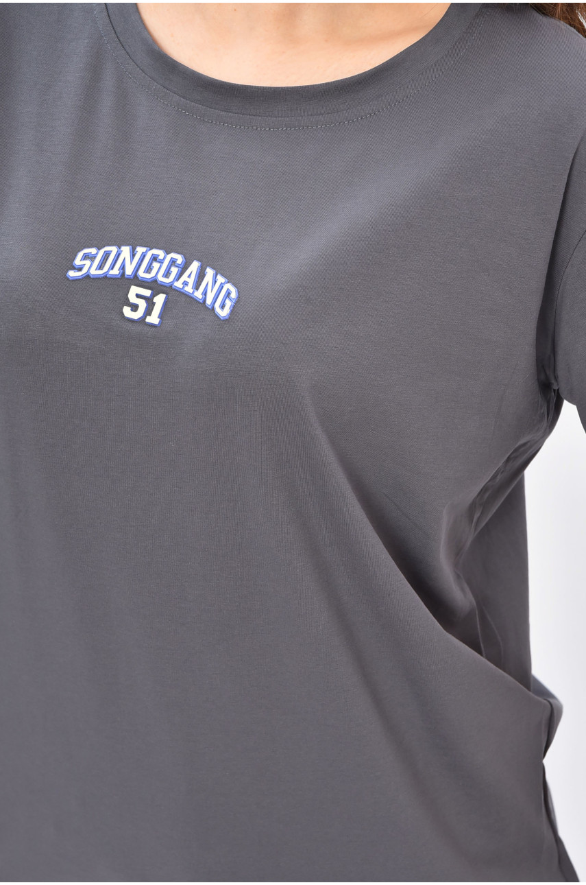 Футболка жіноча однотонна темно-сірого кольору з написом 9113 202310