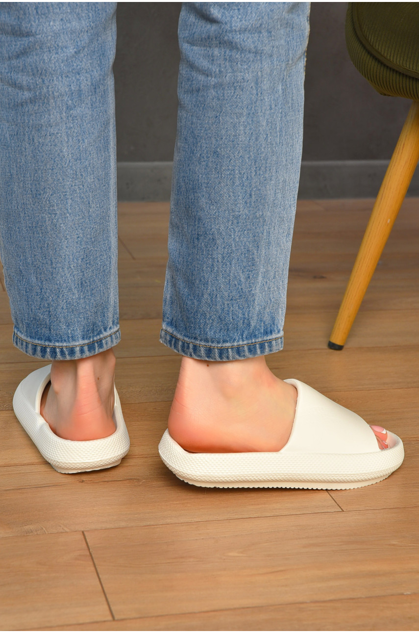 Шльопанці піна жіночі білого кольору 827 202706 Шльопанці піна жіночі білого кольору 827 202706