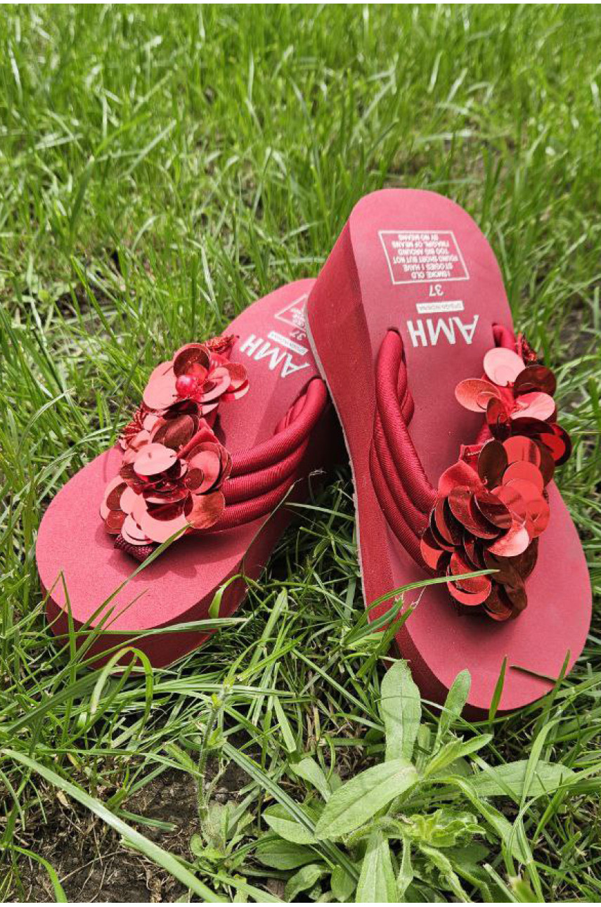 Шлепки женские красного цвета 203066