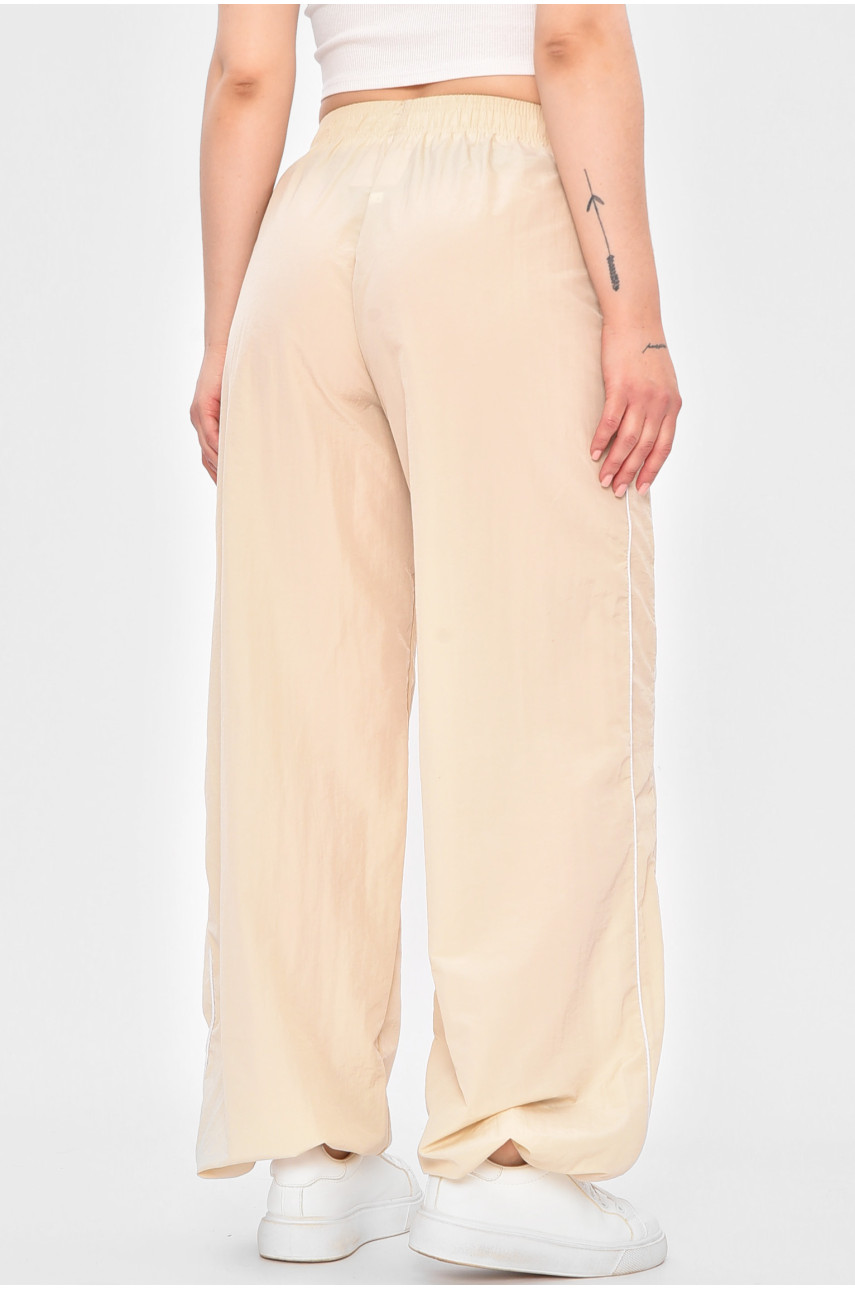 Штаны женские полубатальные светло-бежевого цвета 4,229 203339