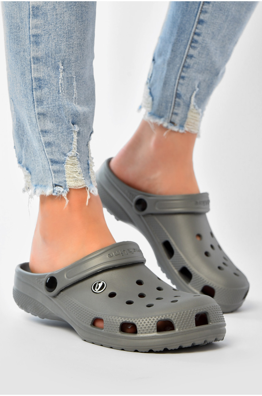 Кроксы женские серого цвета 3001-2 203685 Кроксы женские серого цвета 3001-2 203685