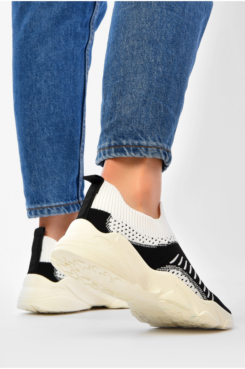Кросівки жіночі чорно-білого кольору текстиль 322 203954