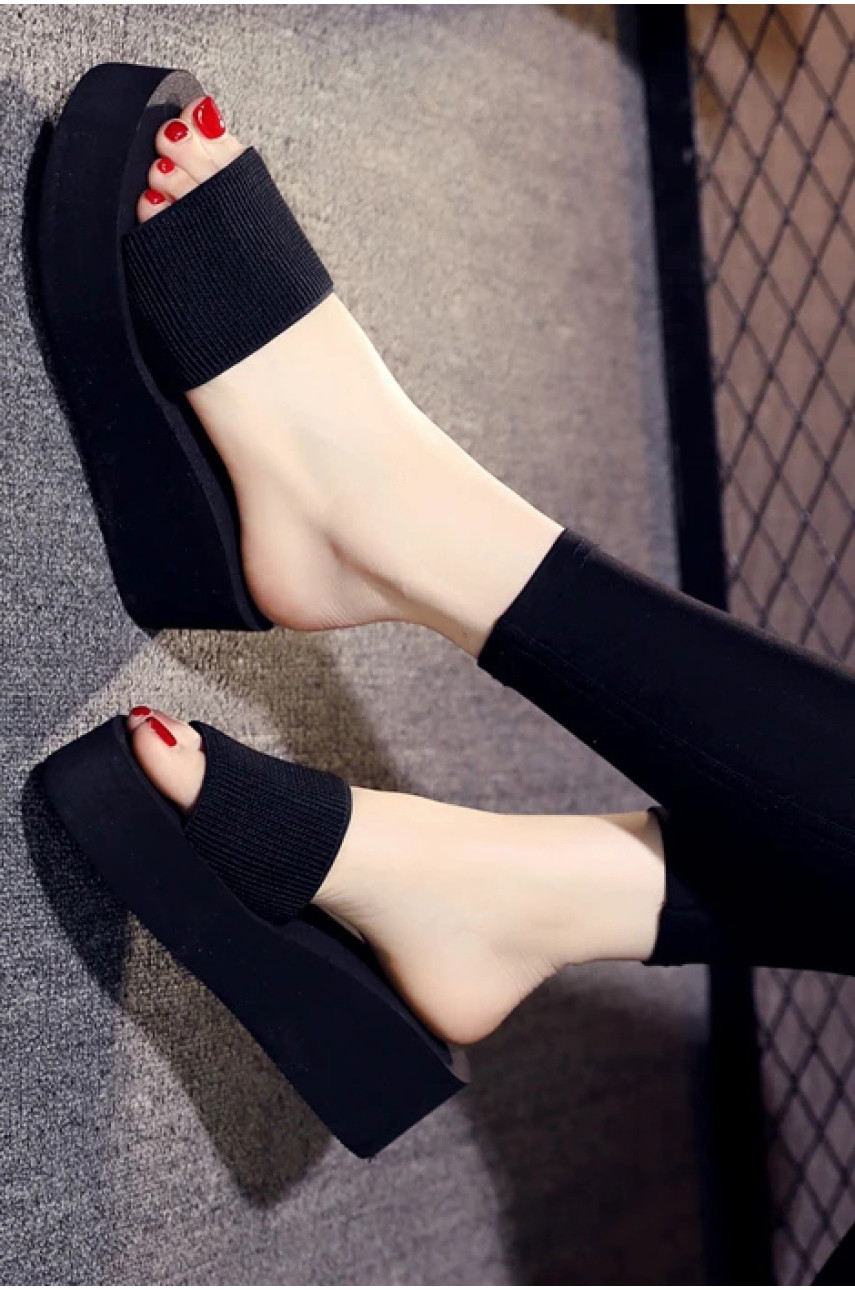 Шлепки женские черного цвета 203982