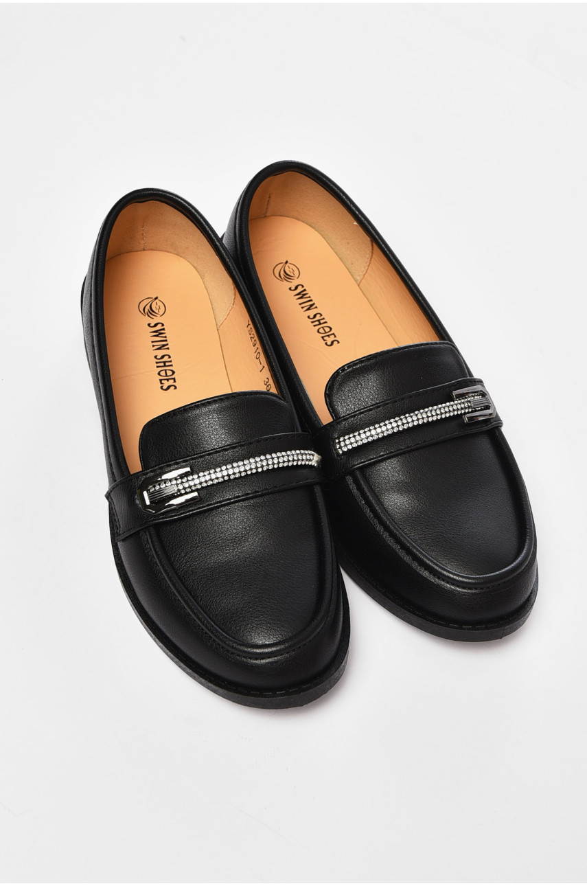 Туфли-лоферы женские черного цвета 204334