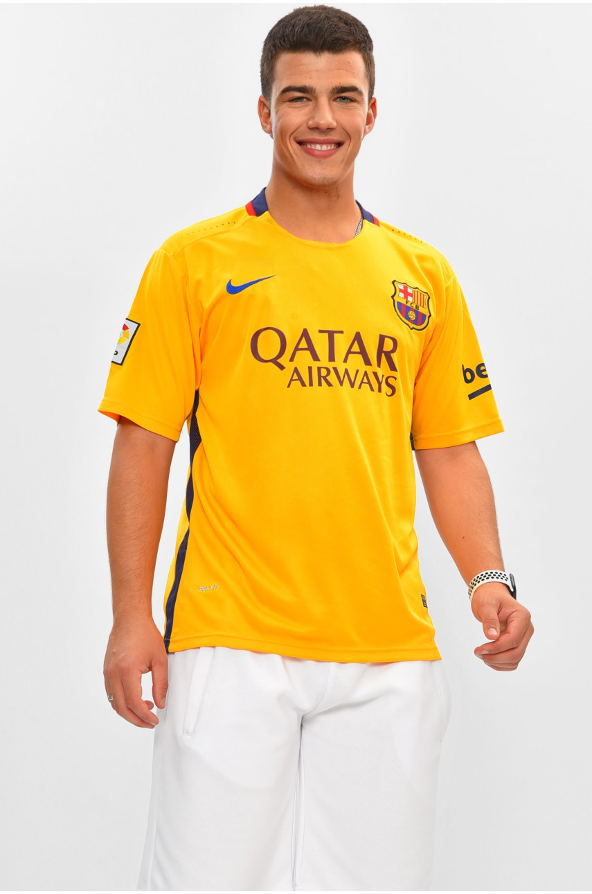 Футболка футбольная мужская оранжевого цвета с принтом 204480