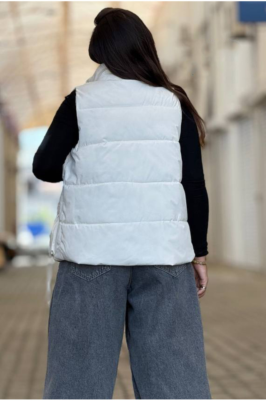 Жилетка женская молочного цвета 204586