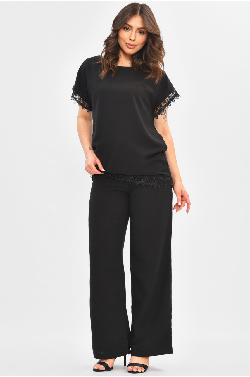 Костюм женский однотонный полубатальный черного цвета 3010 204934