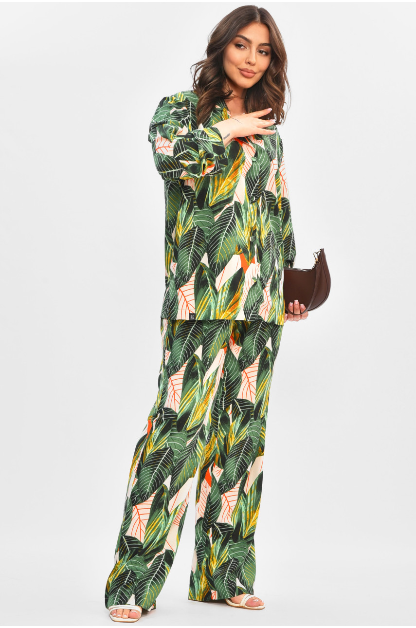 Костюм женский зеленого цвета с принтом 81224 204971