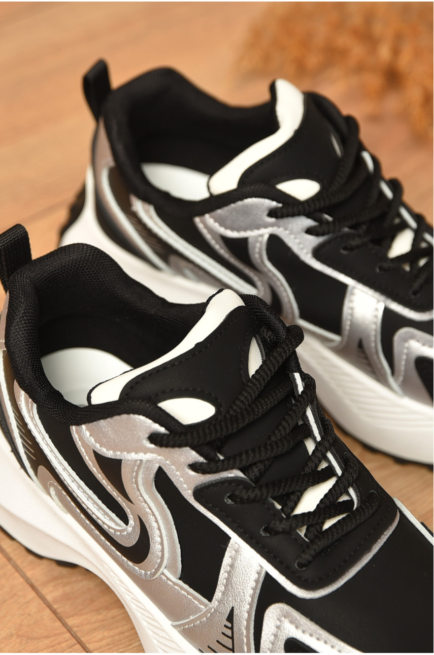 Кросівки жіночі чорного кольору К223 205060