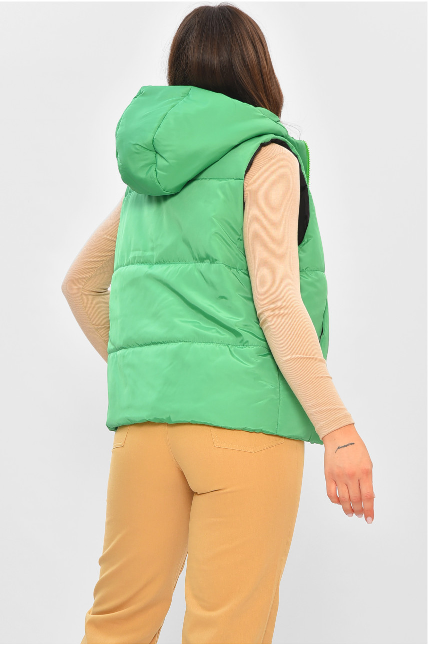 Жилетка женская демисезонная зеленого цвета 8872 205101