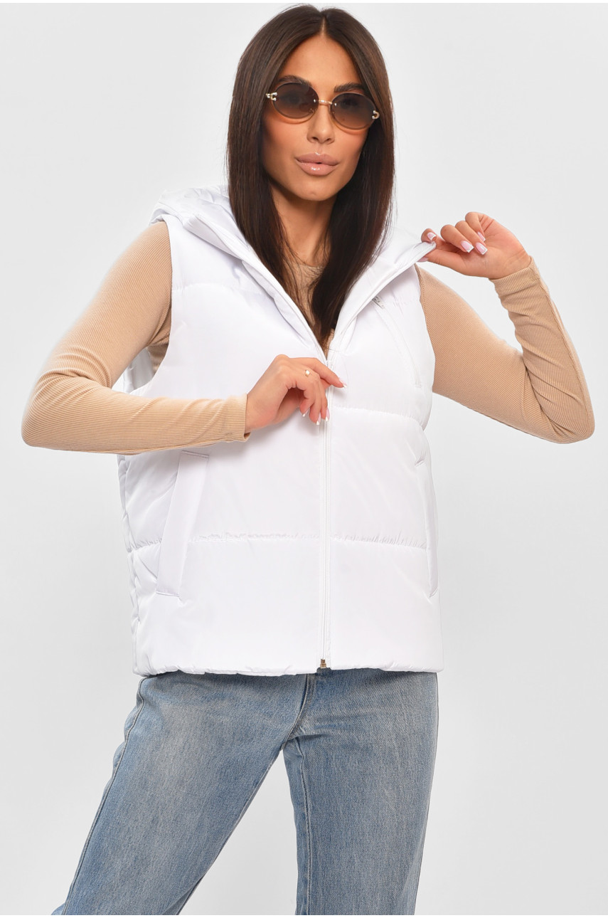 Жилетка женская демисезонная белого цвета 8872 205102