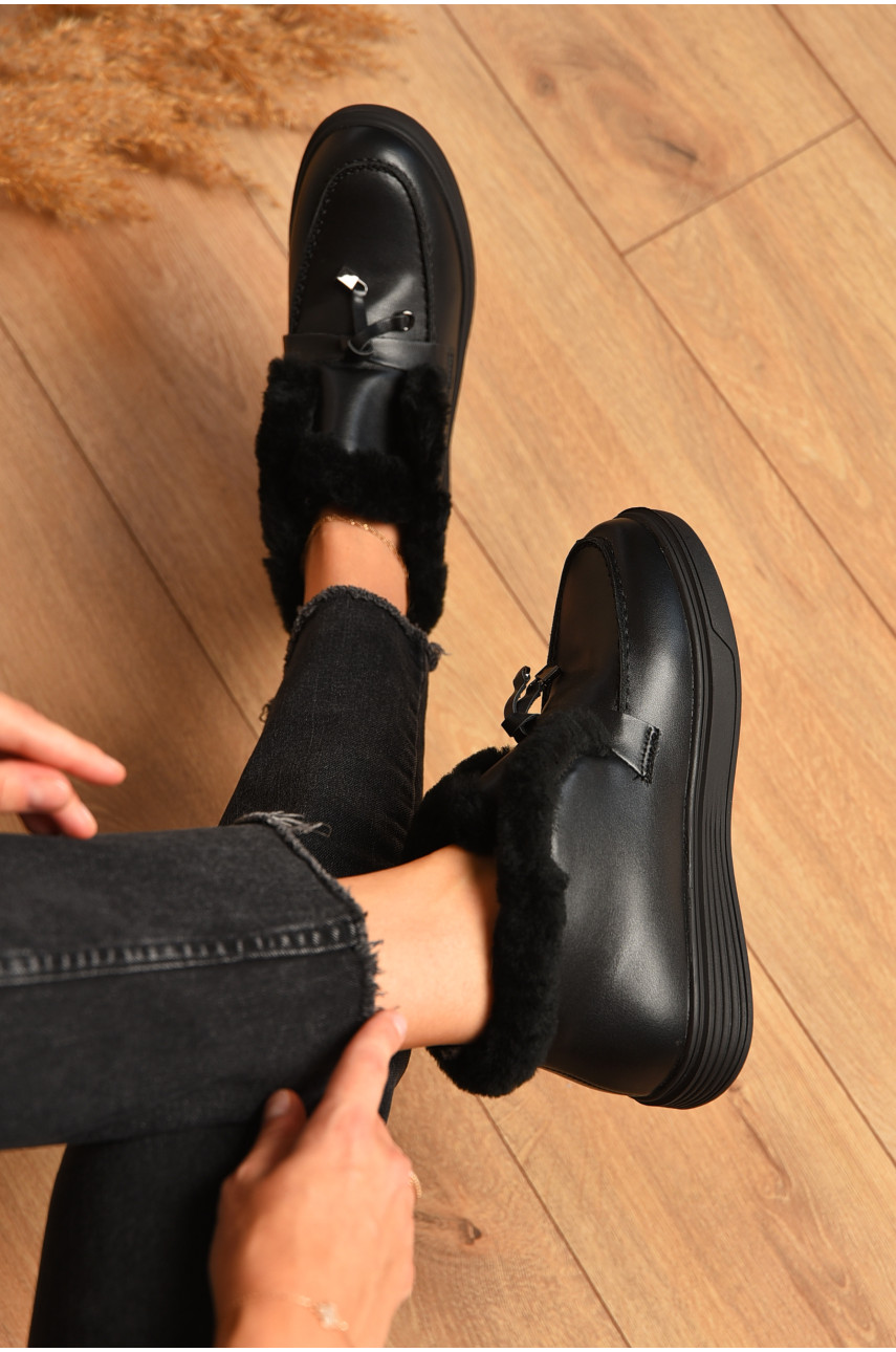 Туфлі-лофери жіночі на хутрі чорного кольору 1006-1 205474