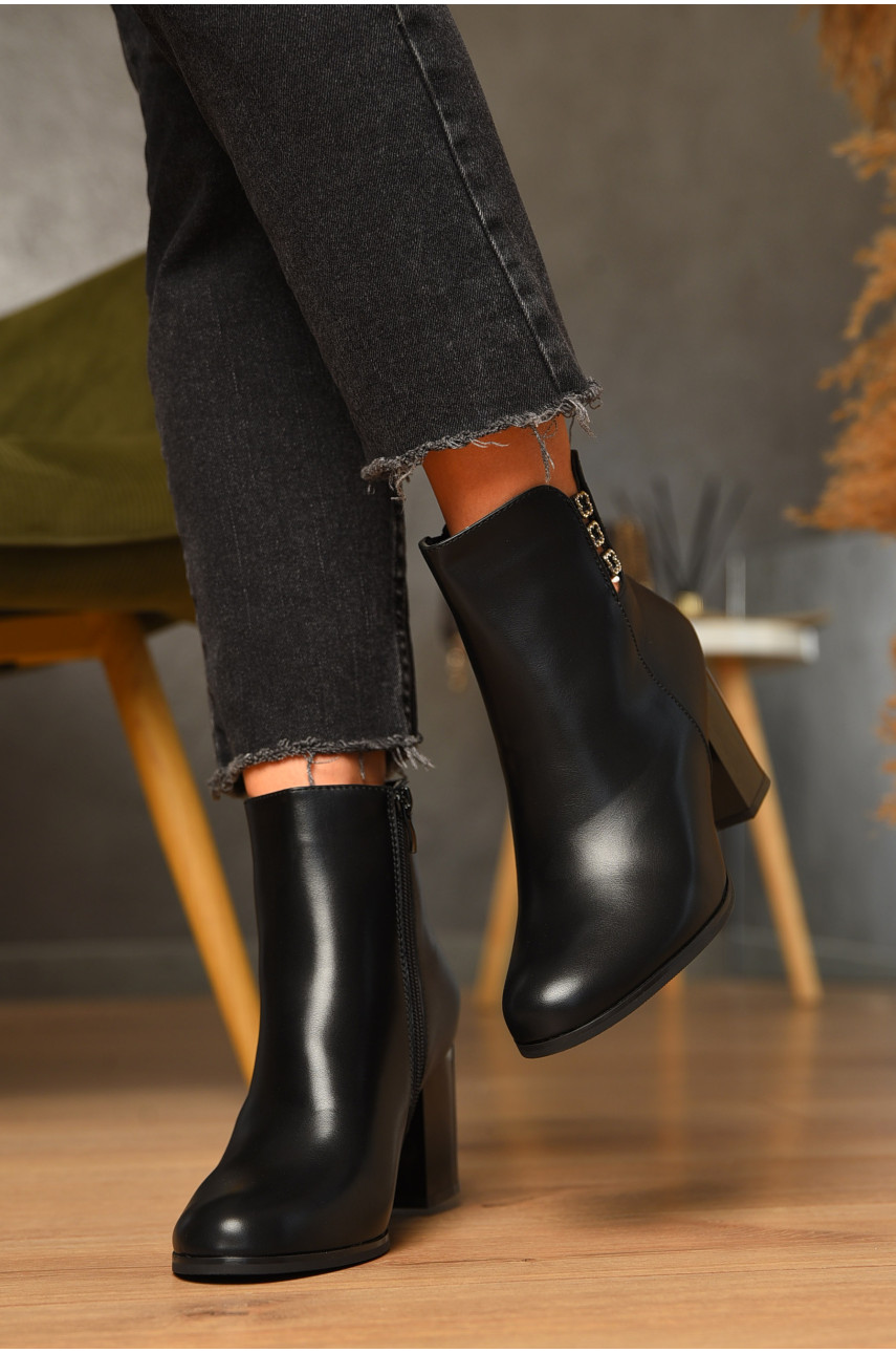 Ботинки женские демисезонные черного цвета 816 205709