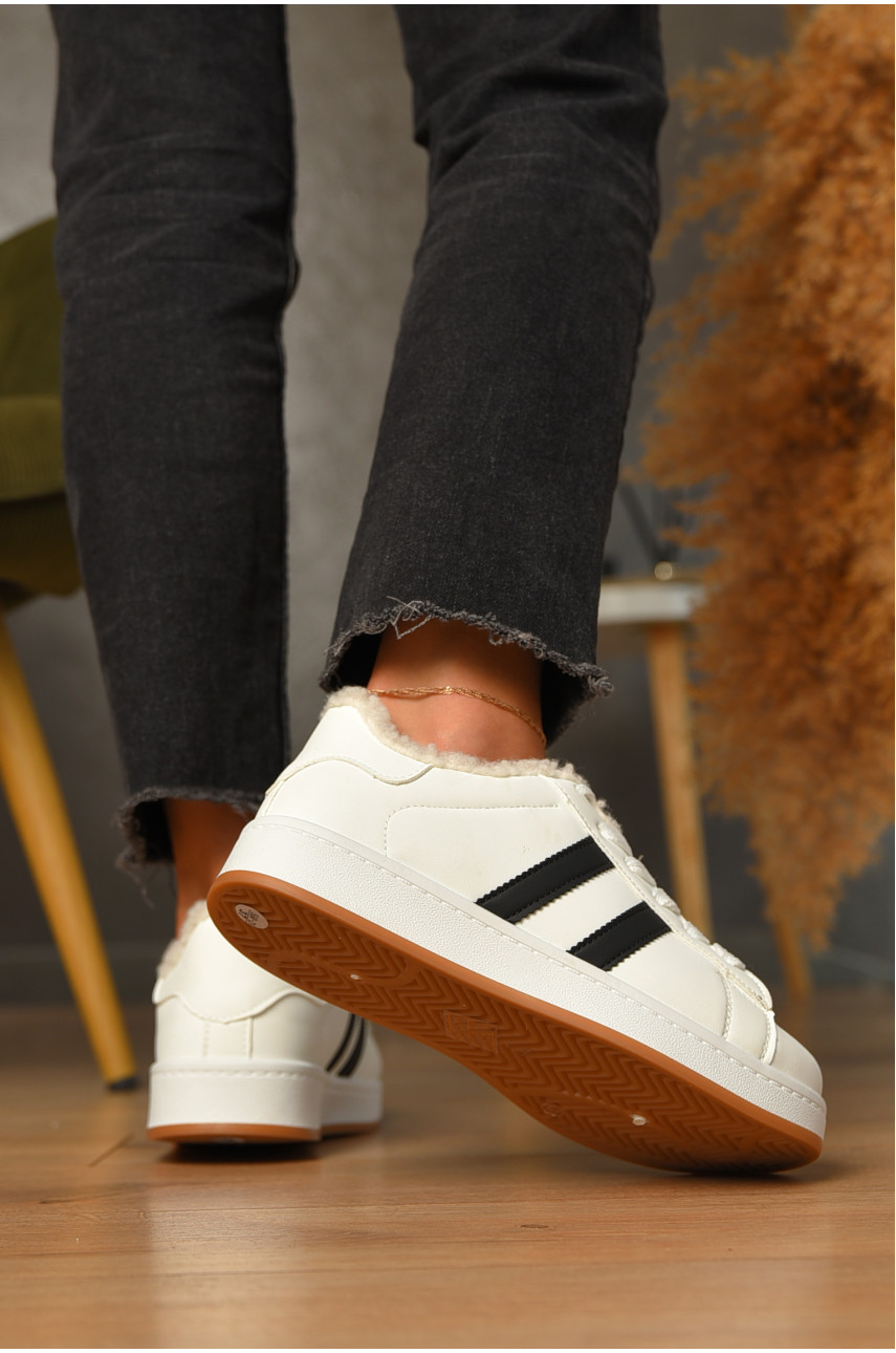 Кросівки жіночі білого кольору на хутрі 560-21 205828 Кросівки жіночі білого кольору на хутрі 560-21 205828