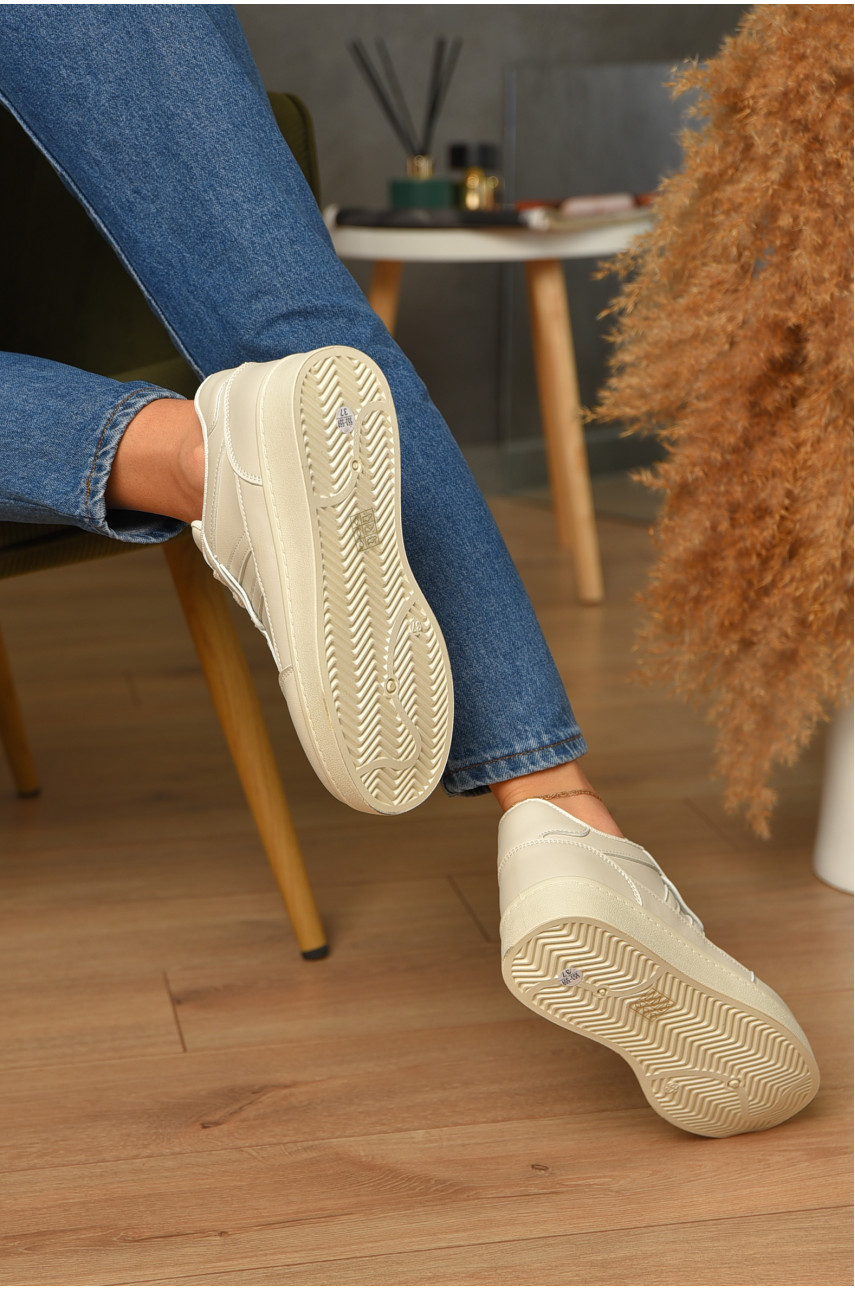 Кроссовки женские светло-бежевого цвета на шнуровке 553-559 206095