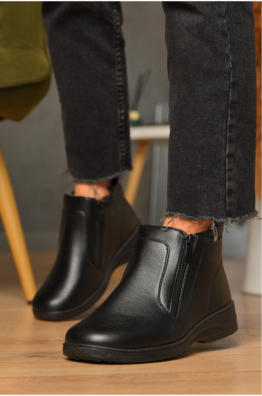 Ботинки женские  черного цвета на молнии W3-D23 206167