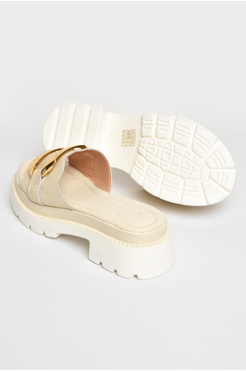 Шлепанцы женские бежевого цвета 206168