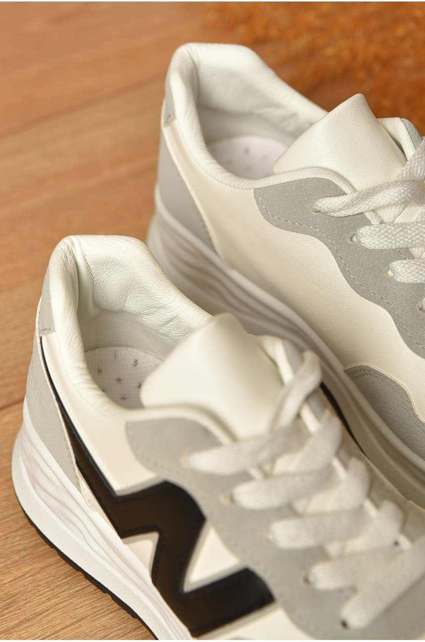 Кроссовки женские бело-серого цвета на шнуровке 186-173 206560