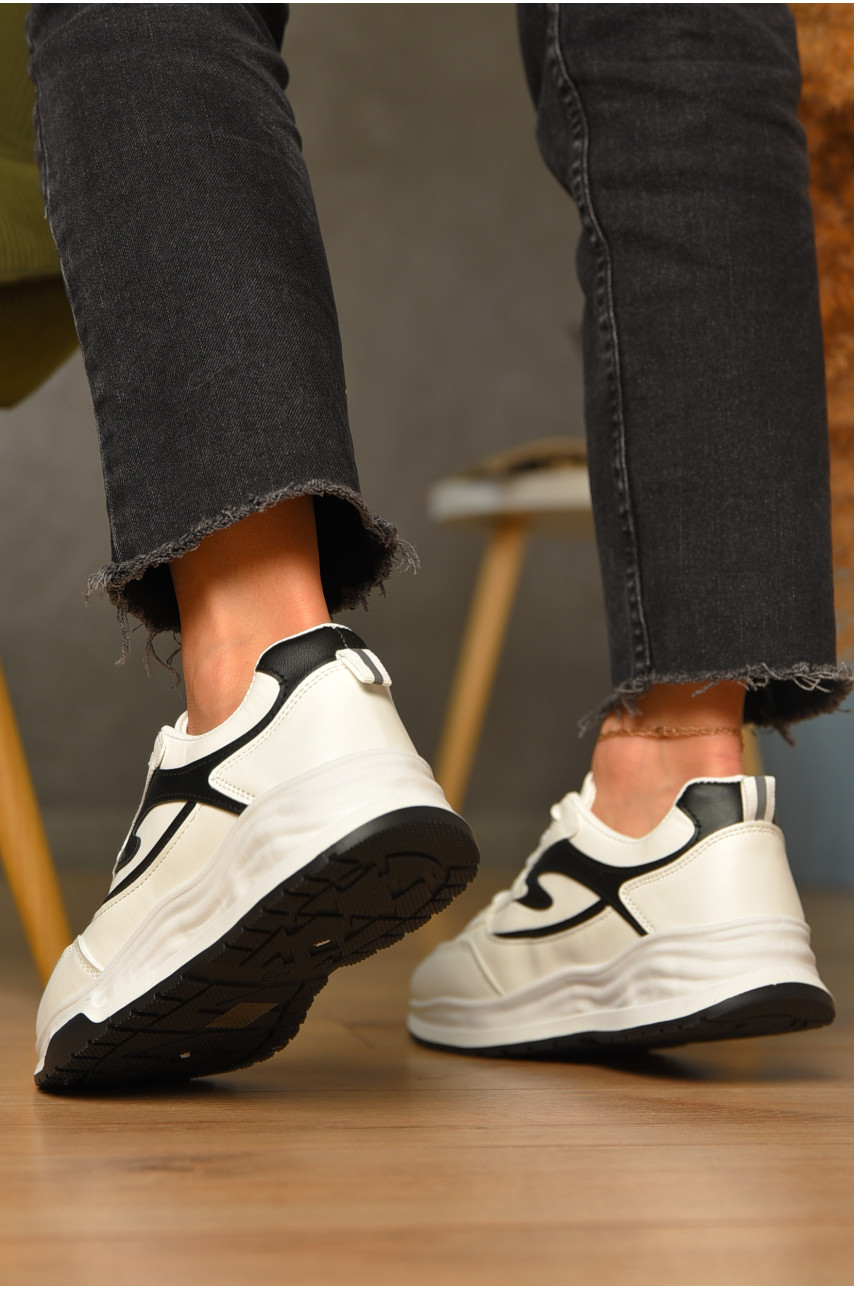 Кроссовки женские черно-белого цвета на шнуровке 186-138 206562