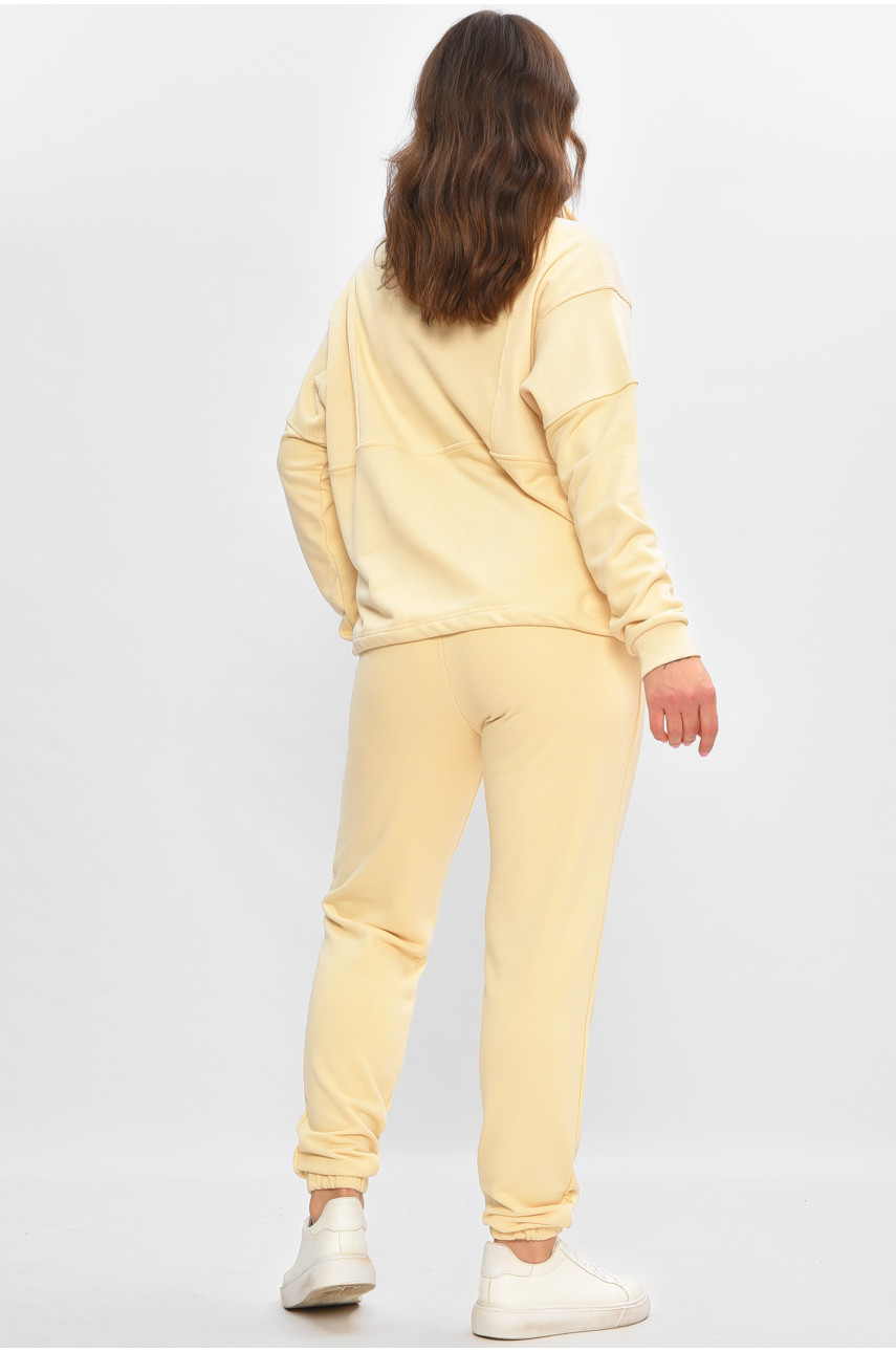 Спортивный костюм женский бежевого цвета 206856