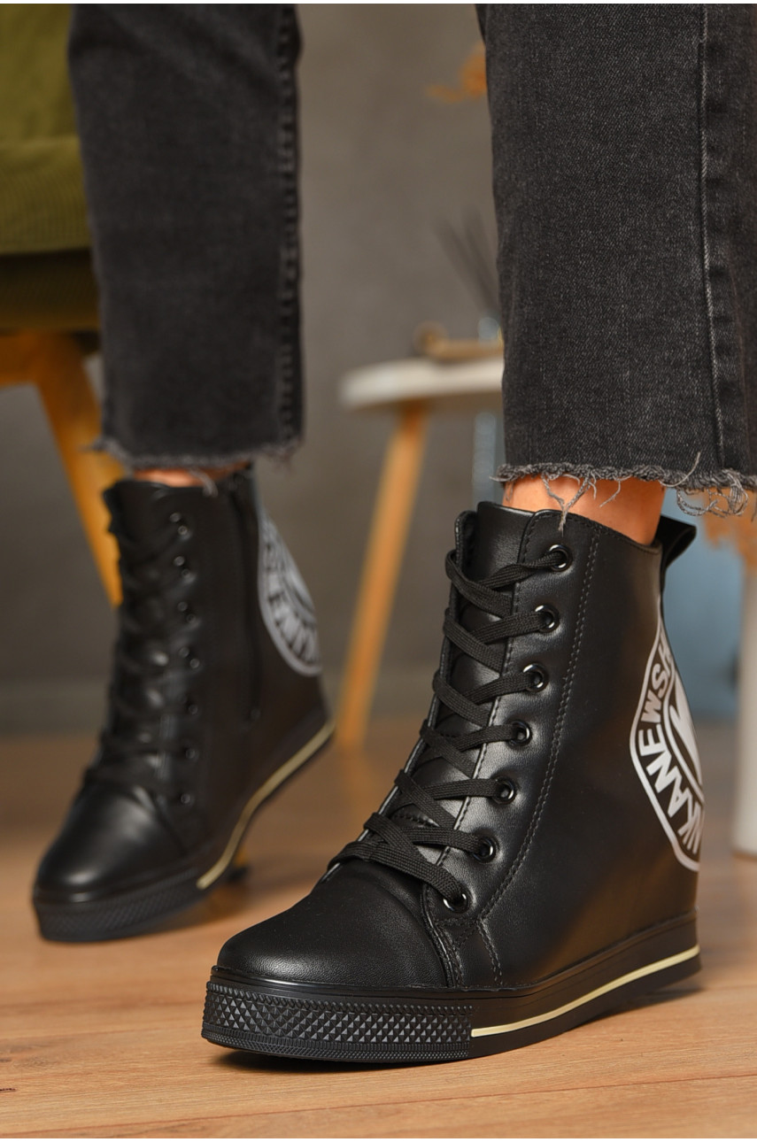 Кроссовки-сникерсы женские черного цвета на шнуровке vt65 206994